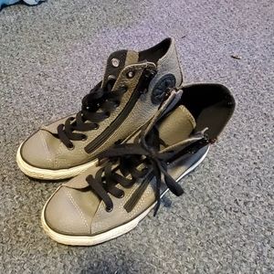 Zip-up Grey Leather Converse